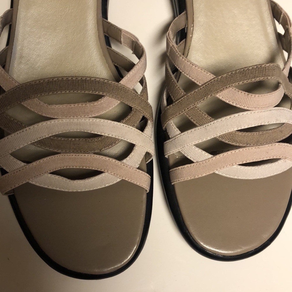 Jazzman New York open toe flats. Sz 9 - Picture 2 of 9